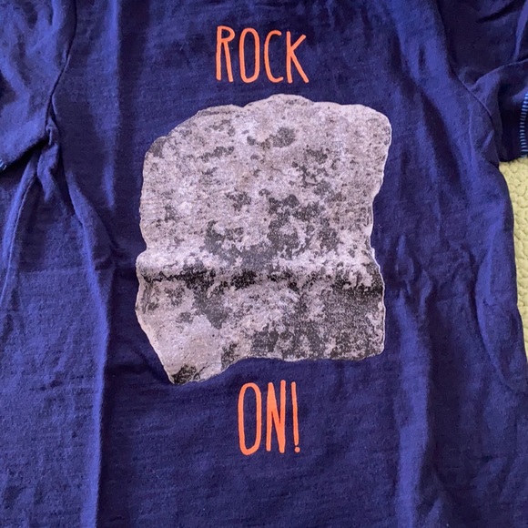 Rock On T- Shirt - Picture 3 of 4